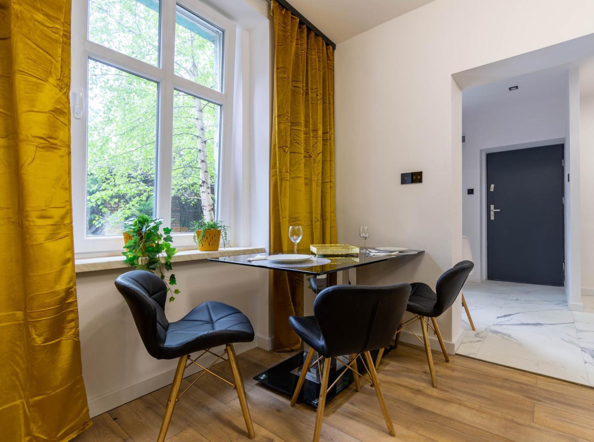 Апартаменти Klimatyczny Apartament Wroclawska Битом Екстер'єр фото